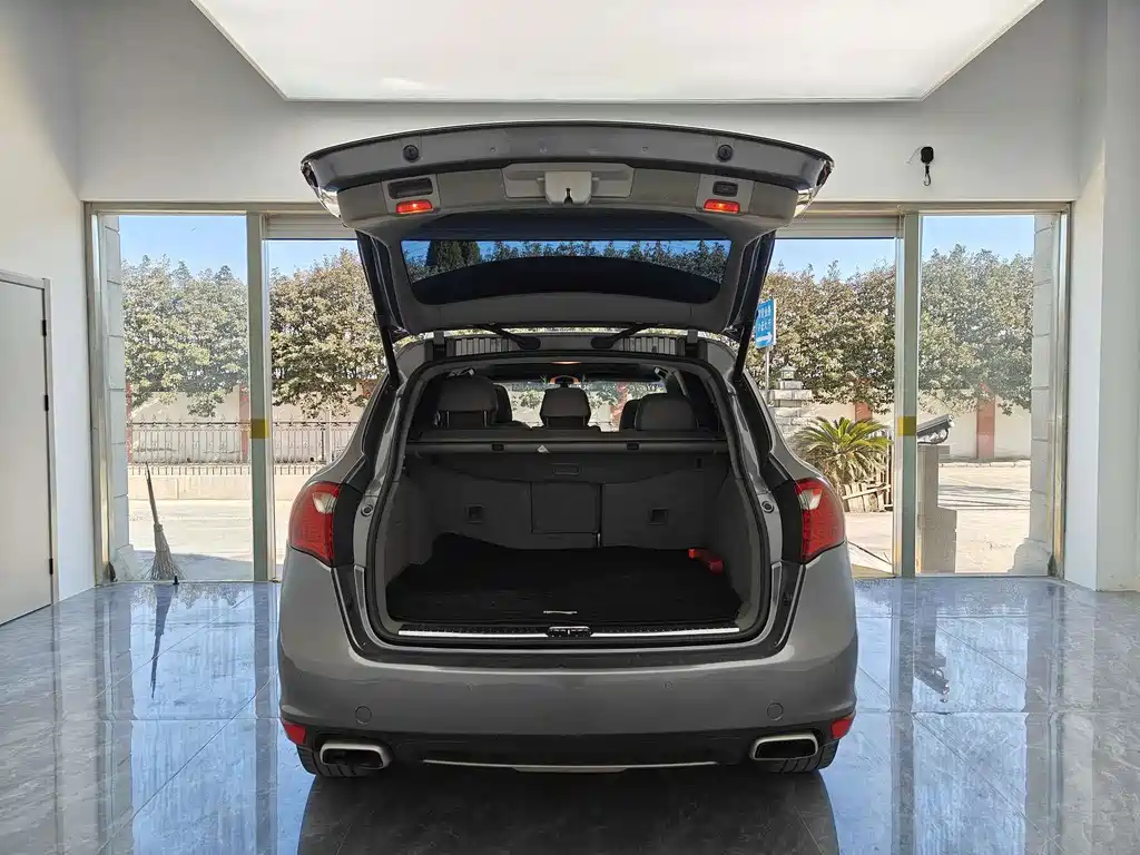 Porsche Cayenne — миниатюра 7