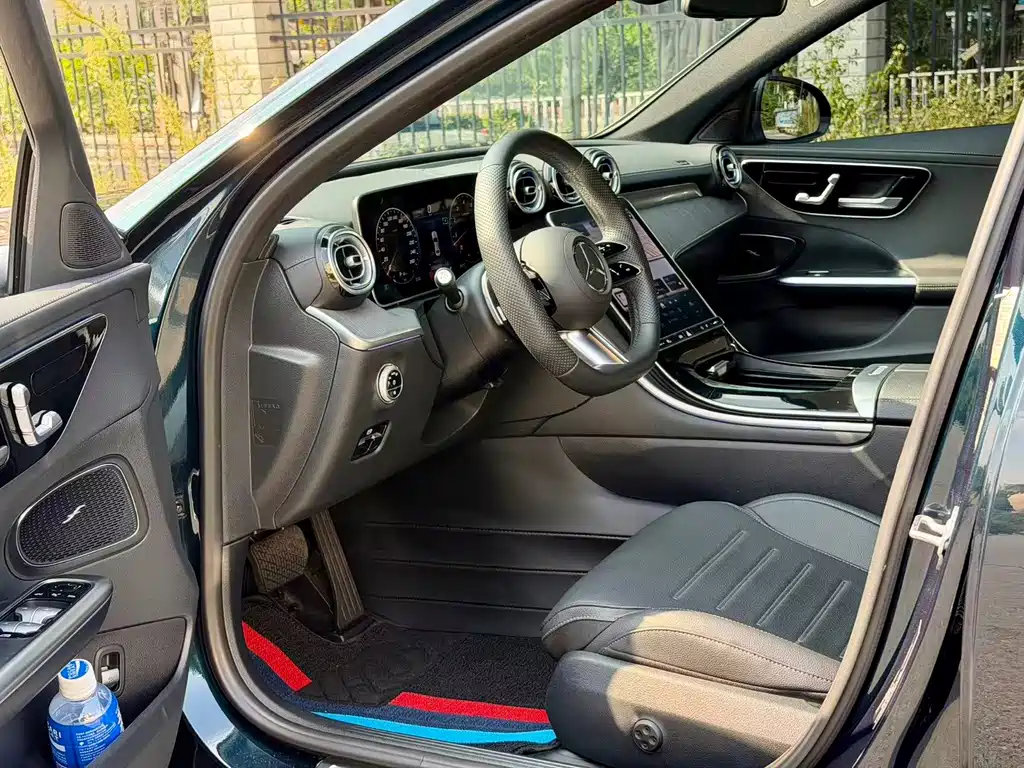 Mercedes-Benz C-Class — миниатюра 2