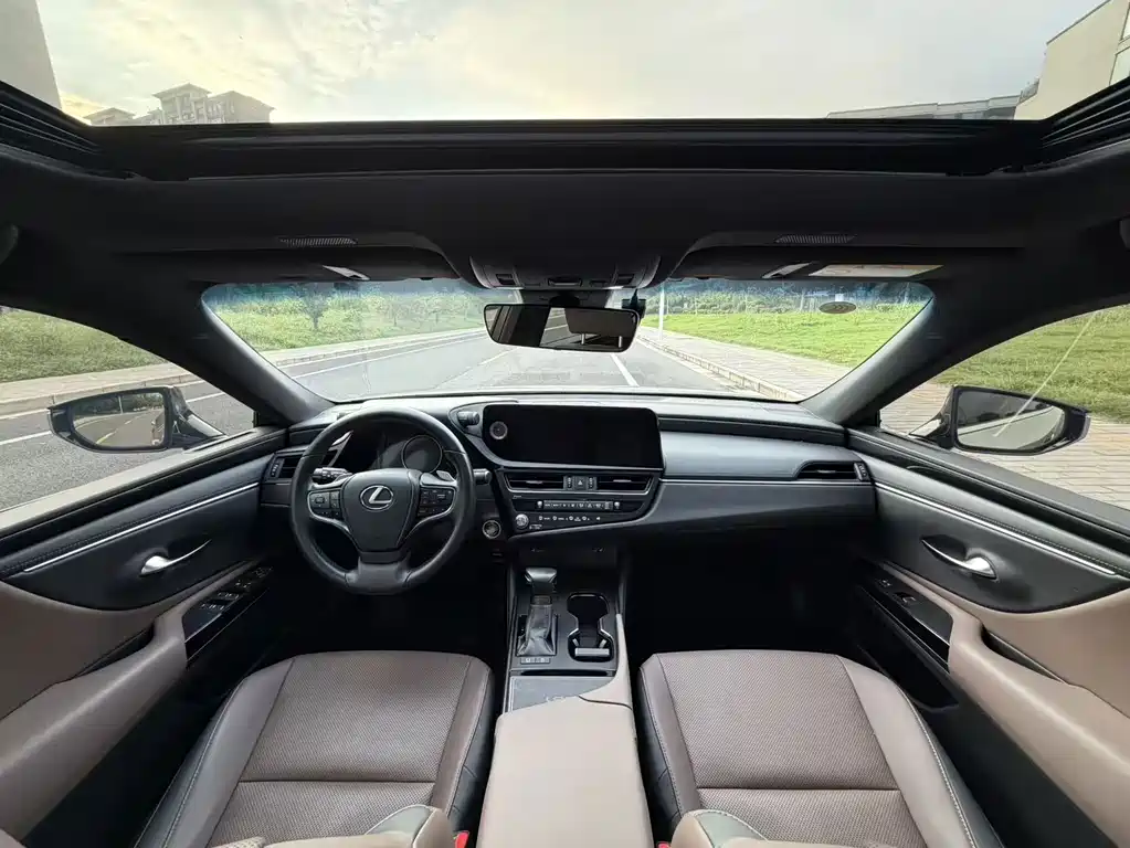 Lexus ES — миниатюра 13