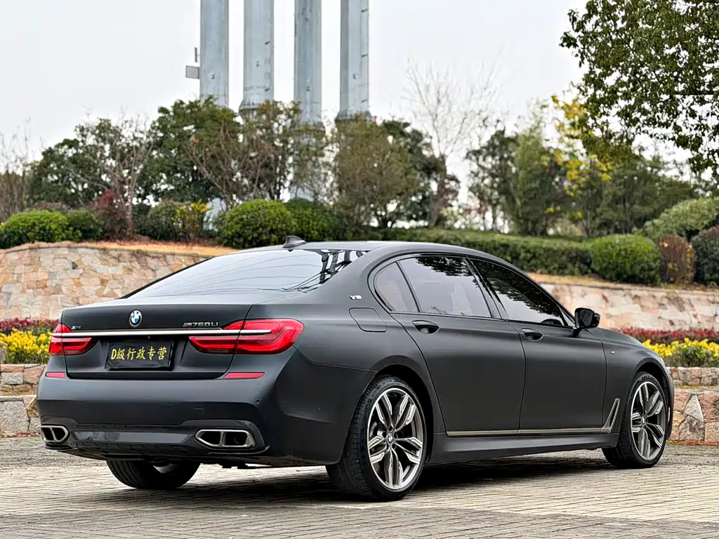 BMW 7 SERIES