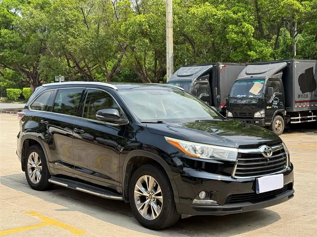 TOYOTA HIGHLANDER