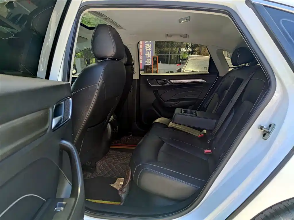 Roewe i6 2017 20T AT