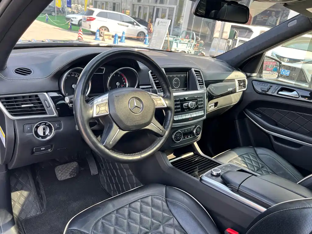 Mercedes-Benz GL-Class — миниатюра 5
