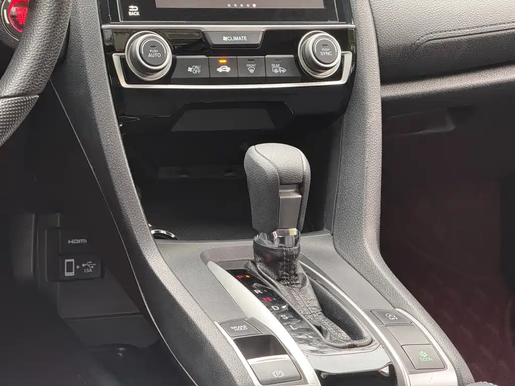 Honda Civic 220TURBO CVT Luxury Edition, фото 4