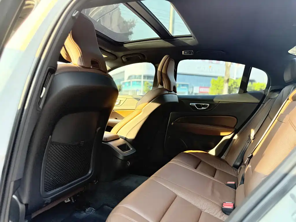 Volvo S60 — миниатюра 8
