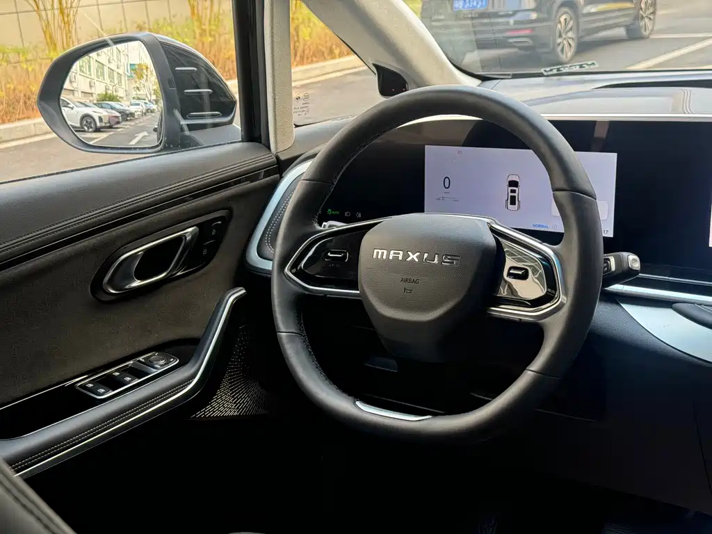 SAIC MAXUS EVERYONE 9