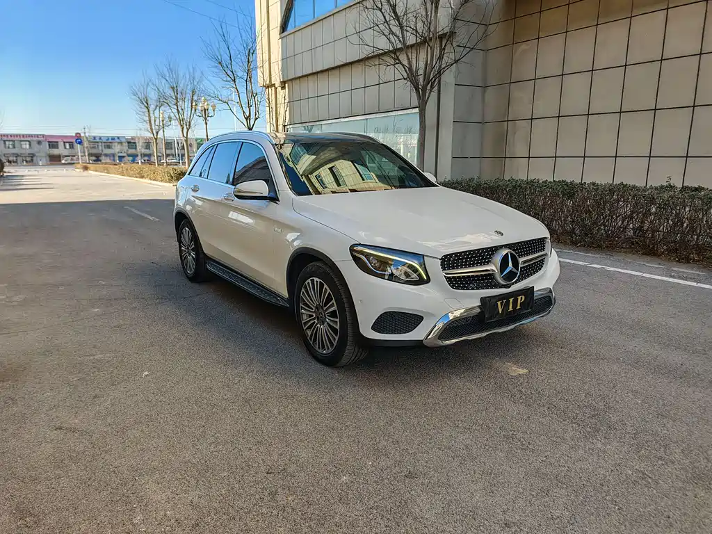 MERCEDES-BENZ GLC