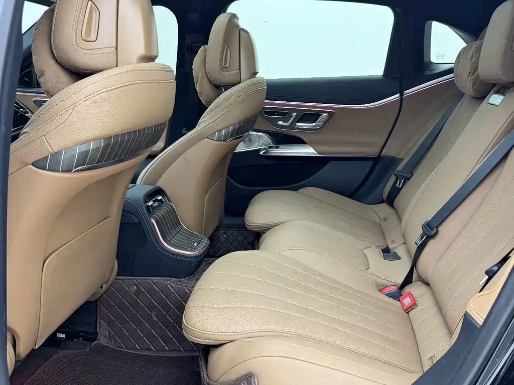 Mercedes-Benz E-Class — миниатюра 6