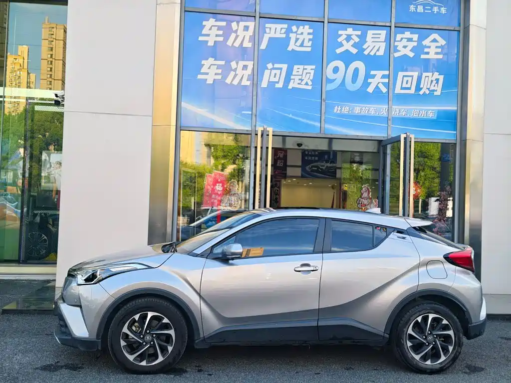 Toyota IZOA — миниатюра 3