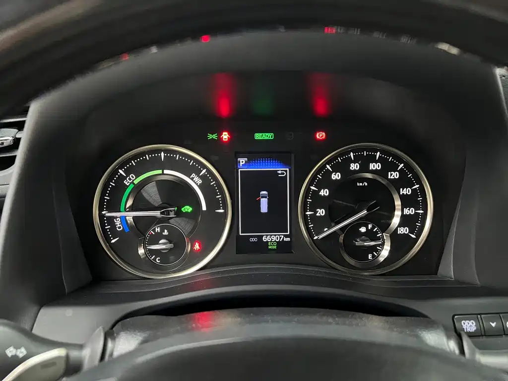 Lexus LM — миниатюра 23
