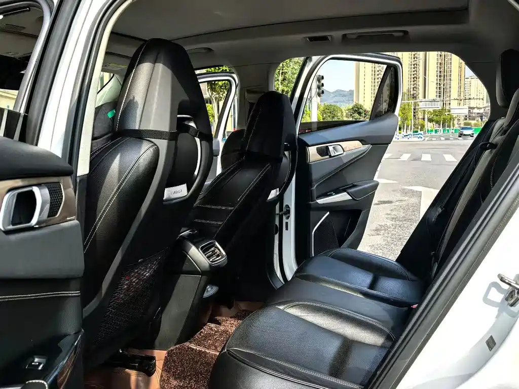 Lynk & Co 01 2018 2.0T +