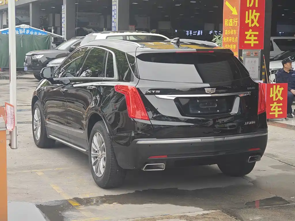 CADILLAC XT5