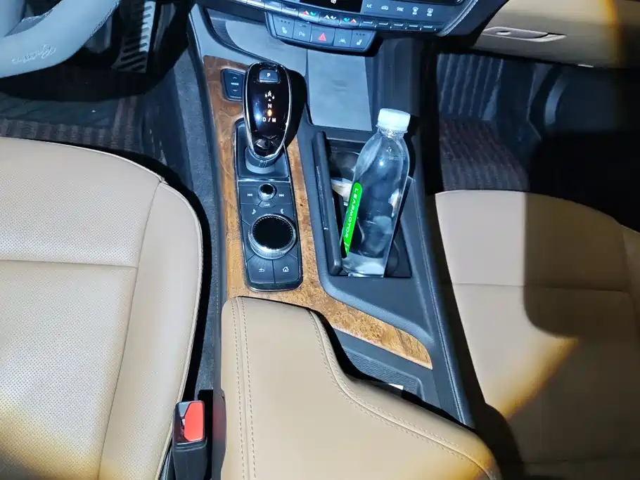 Cadillac CT5 — миниатюра 16