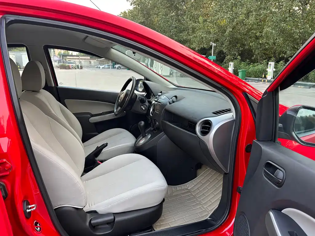 Mazda 2 — миниатюра 16
