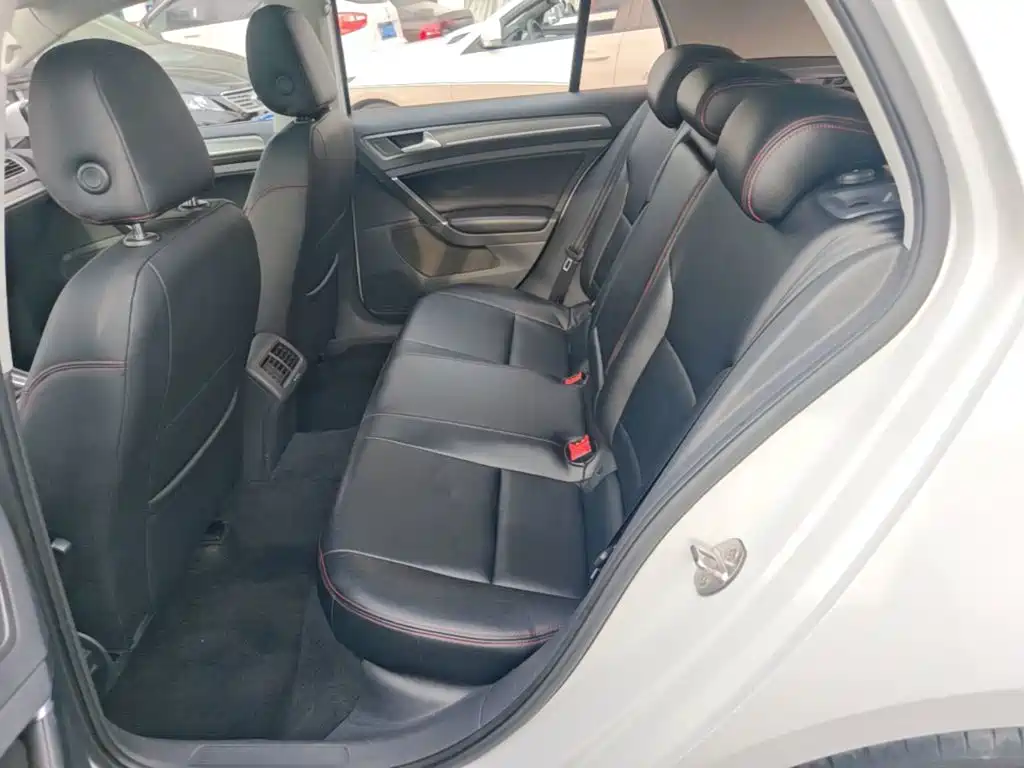Volkswagen Golf — миниатюра 17
