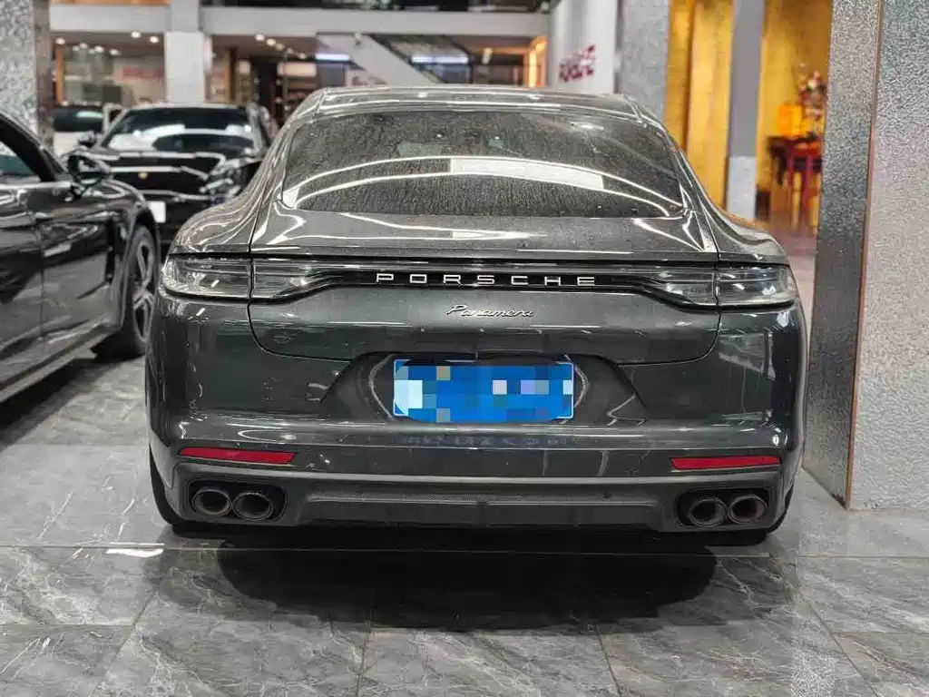 PORSCHE PANAMERA