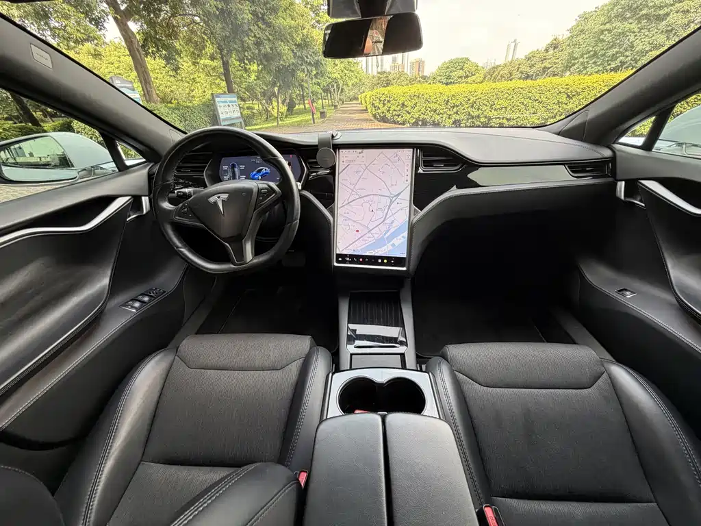 Tesla Model S — миниатюра 12