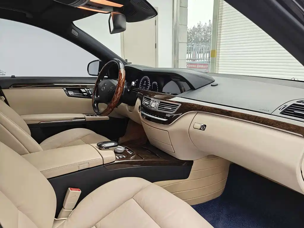 Mercedes-Benz S-Class — миниатюра 12