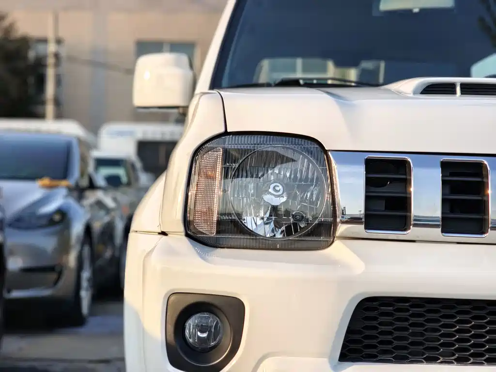 Suzuki Jimny — миниатюра 10