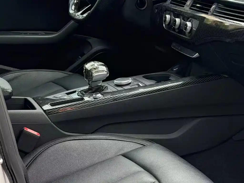 Audi A4L 2017 40 TFSI