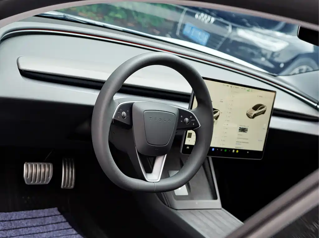 Tesla Model 3 — миниатюра 11