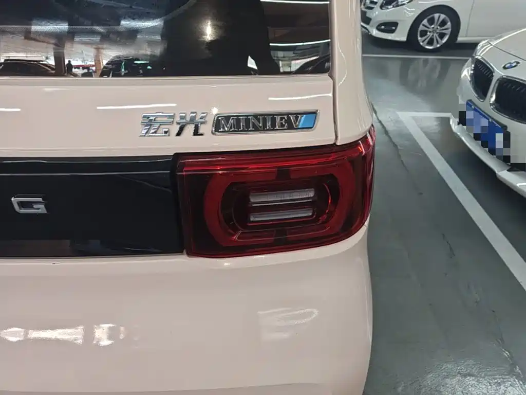 Wuling MINIEV — миниатюра 8