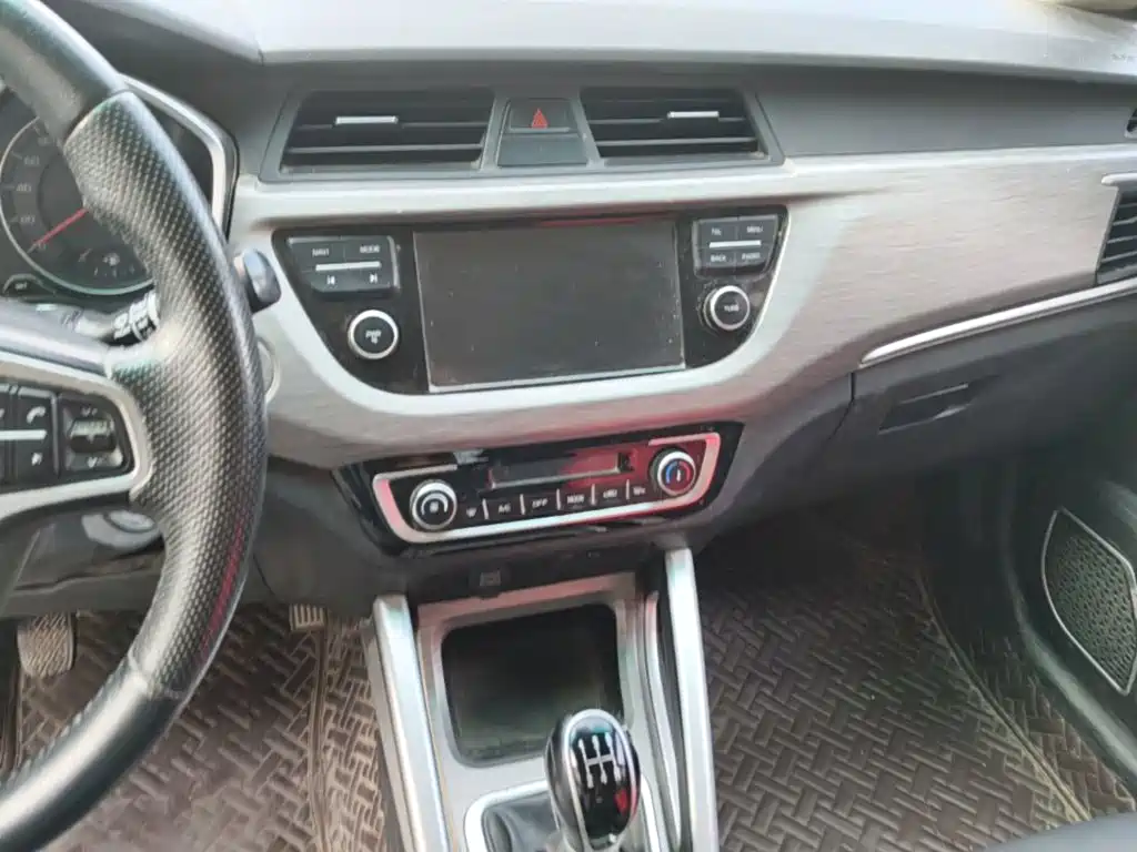 Geely Vision X3 — миниатюра 13
