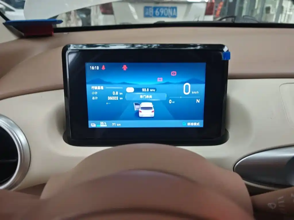 Wuling MINIEV — миниатюра 7