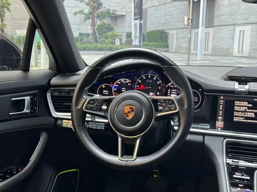 Porsche Panamera — миниатюра 17