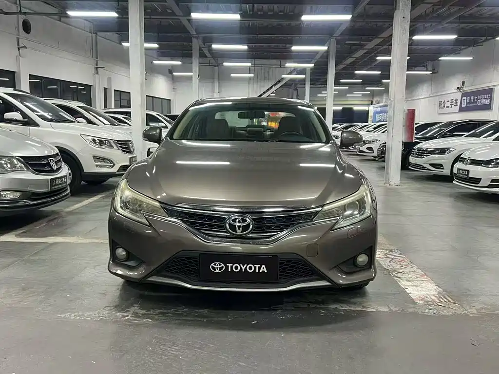 Toyota Reiz 2014