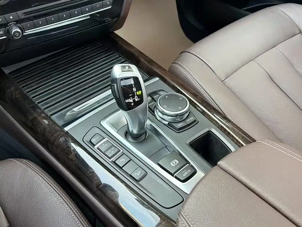 BMW X5 (Import) — миниатюра 16