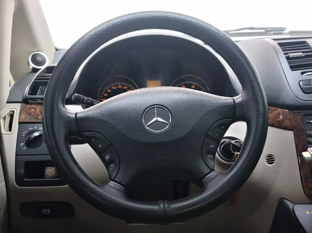 Mercedes-Benz Viano — миниатюра 26