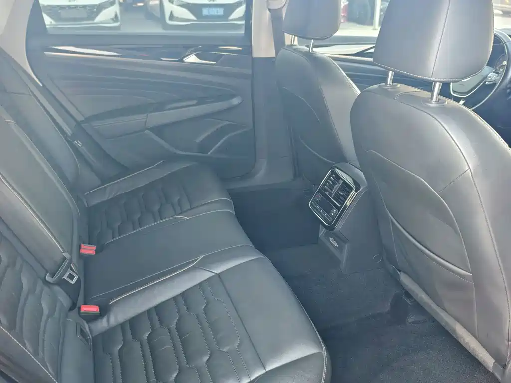 Volkswagen Passat — миниатюра 7