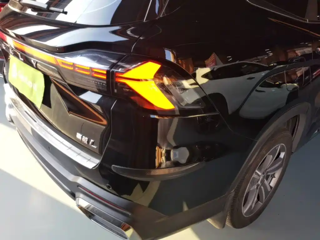 Geely Haoyue L — миниатюра 8