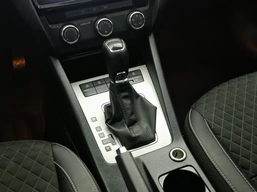 Skoda Octavia — миниатюра 13