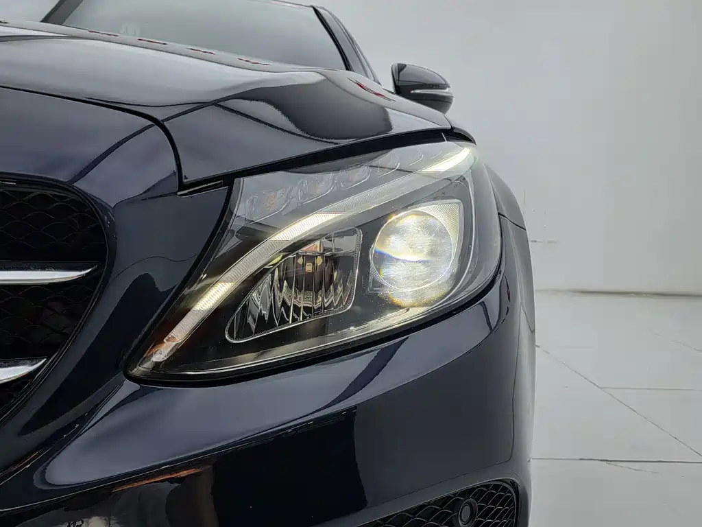 Mercedes-Benz C-Class — миниатюра 17