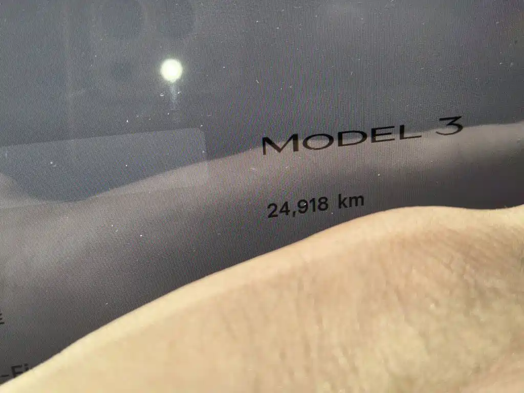 Tesla Model 3 — миниатюра 5