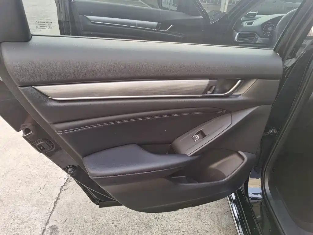 Honda Accord — миниатюра 20
