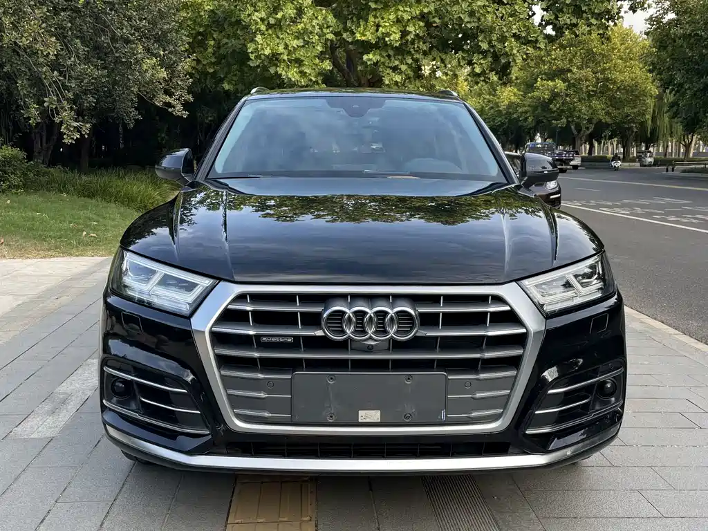 Audi Q5L — миниатюра 2