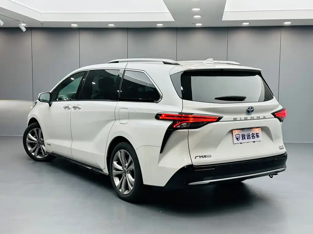Toyota Sienna — миниатюра 6