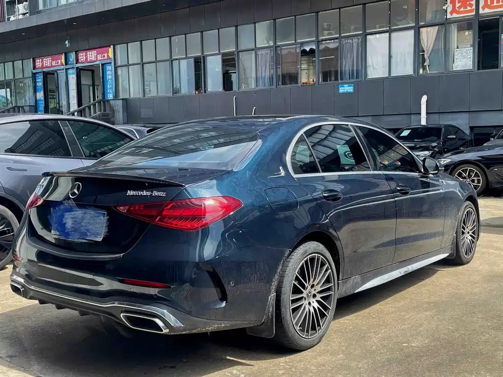 Mercedes-Benz C-Class — миниатюра 6