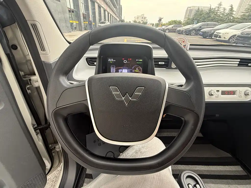 Wuling MINIEV — миниатюра 10