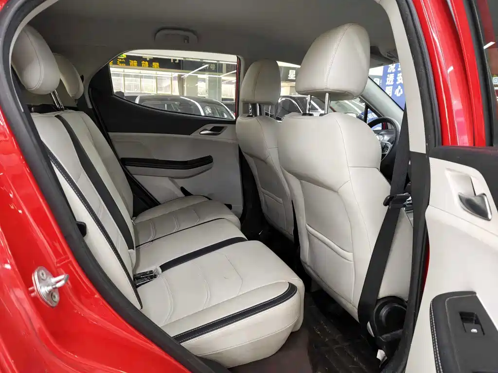 BYD Yuan Pro — миниатюра 12