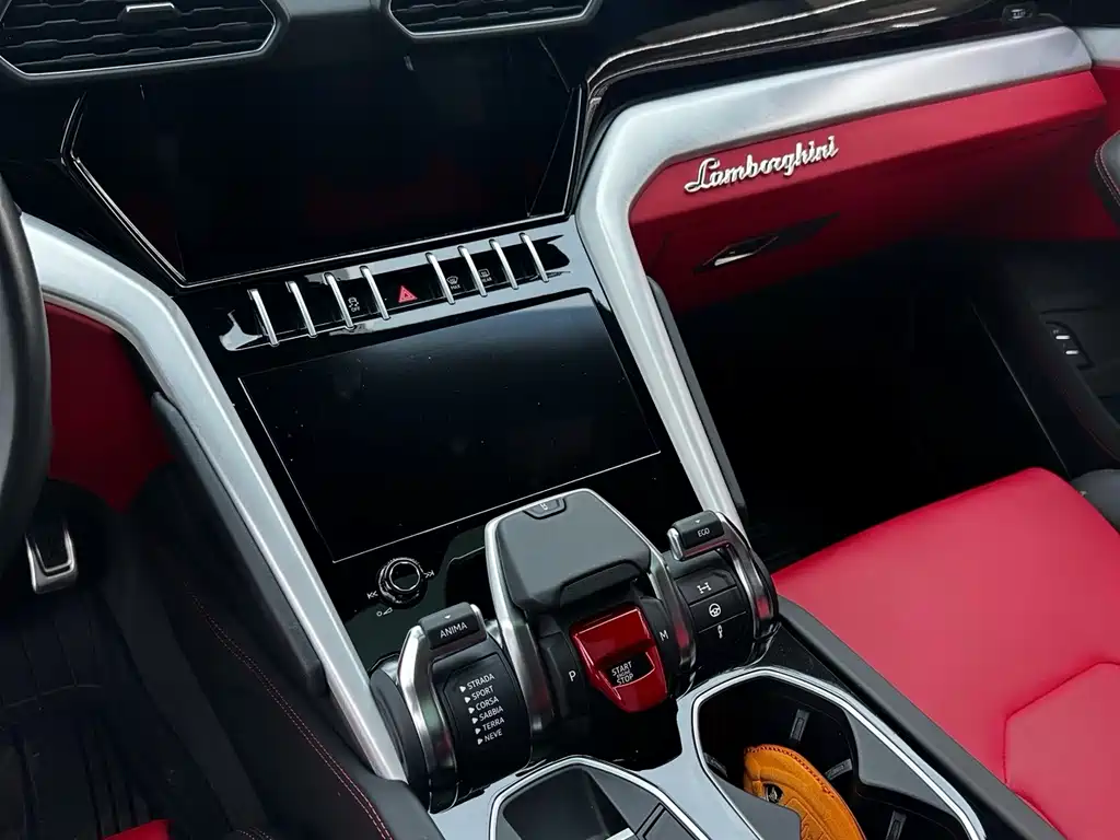 Lamborghini Urus — миниатюра 17