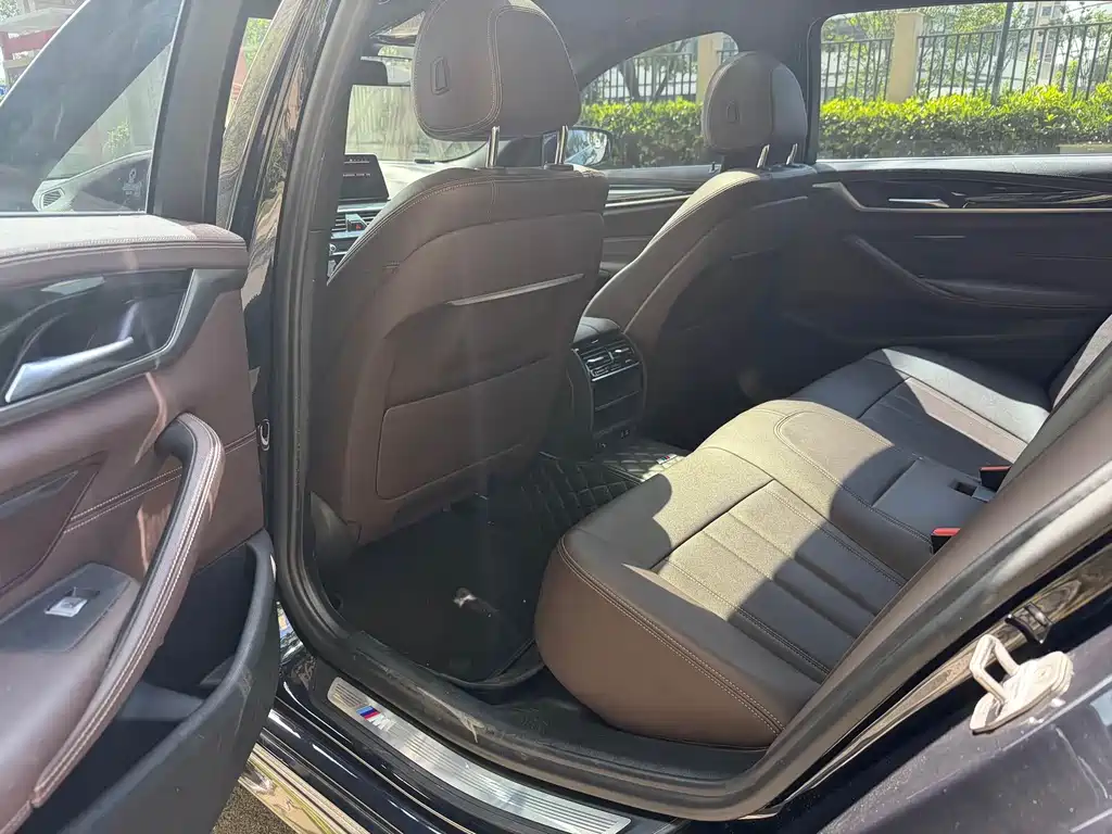 BMW 5 Series — миниатюра 6