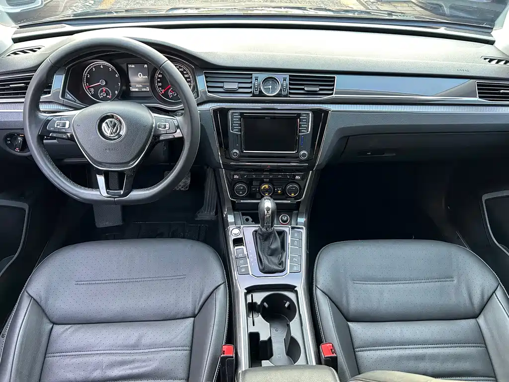 Volkswagen Passat — миниатюра 8