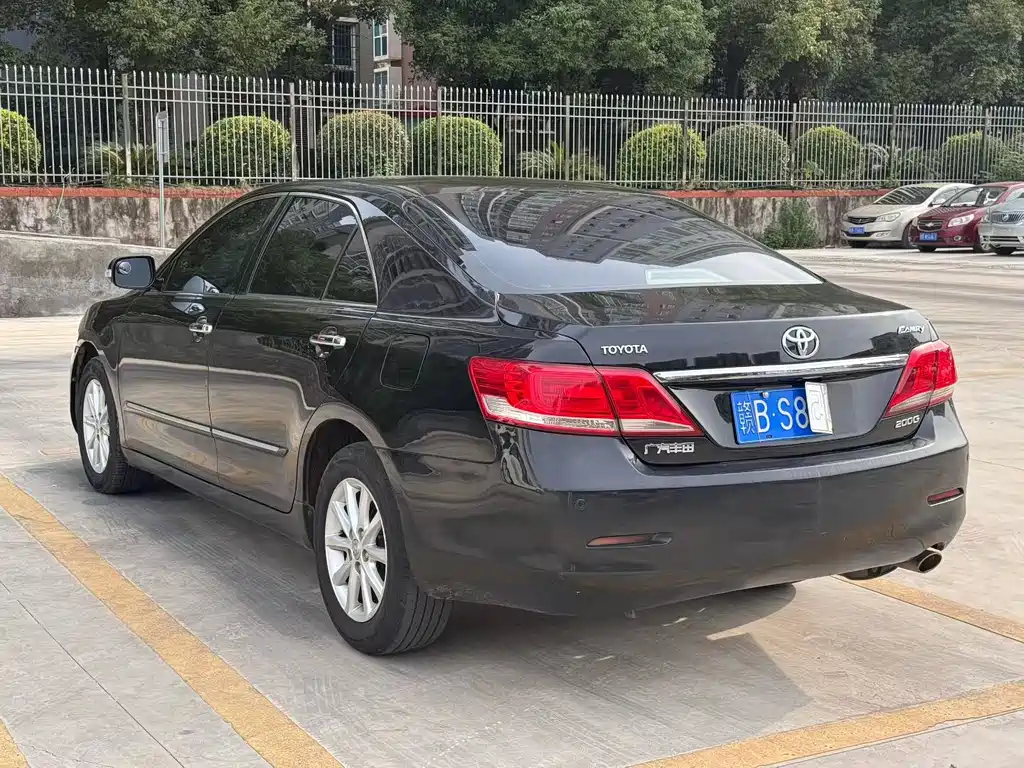Toyota Camry — миниатюра 9