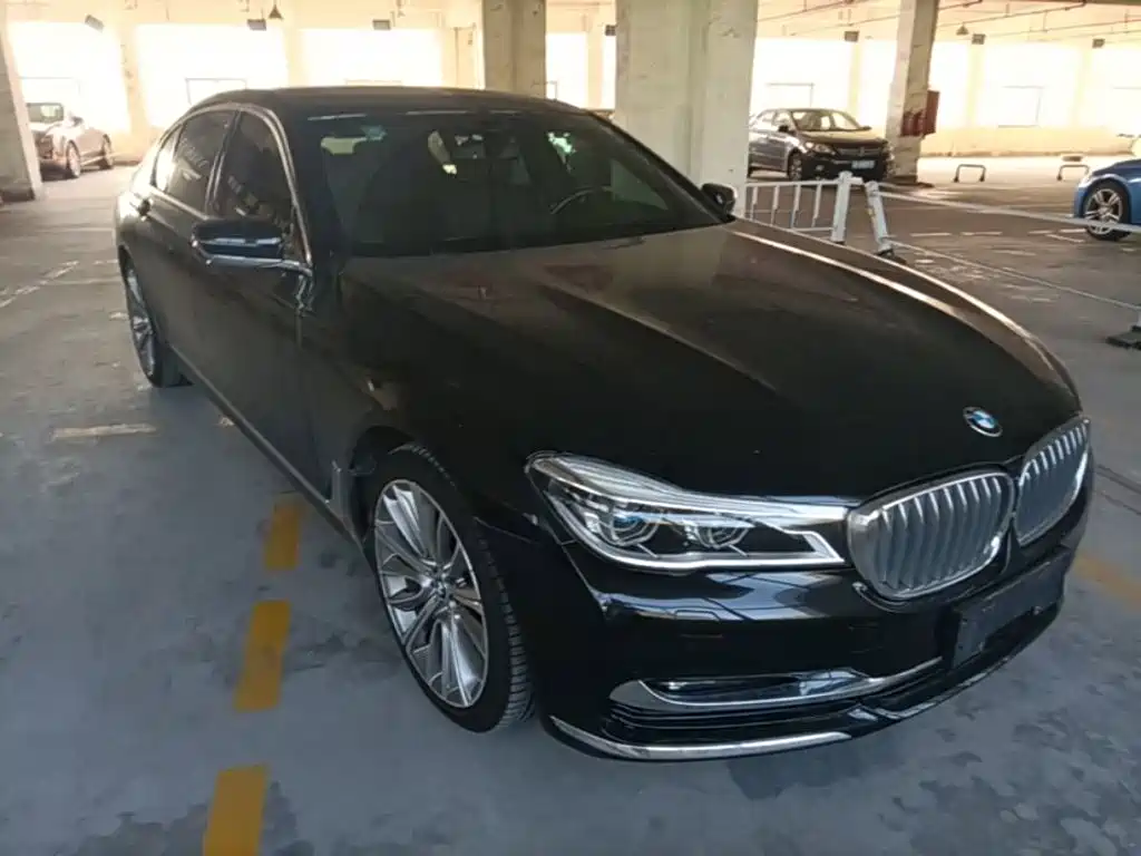 BMW 7 Series — миниатюра 4