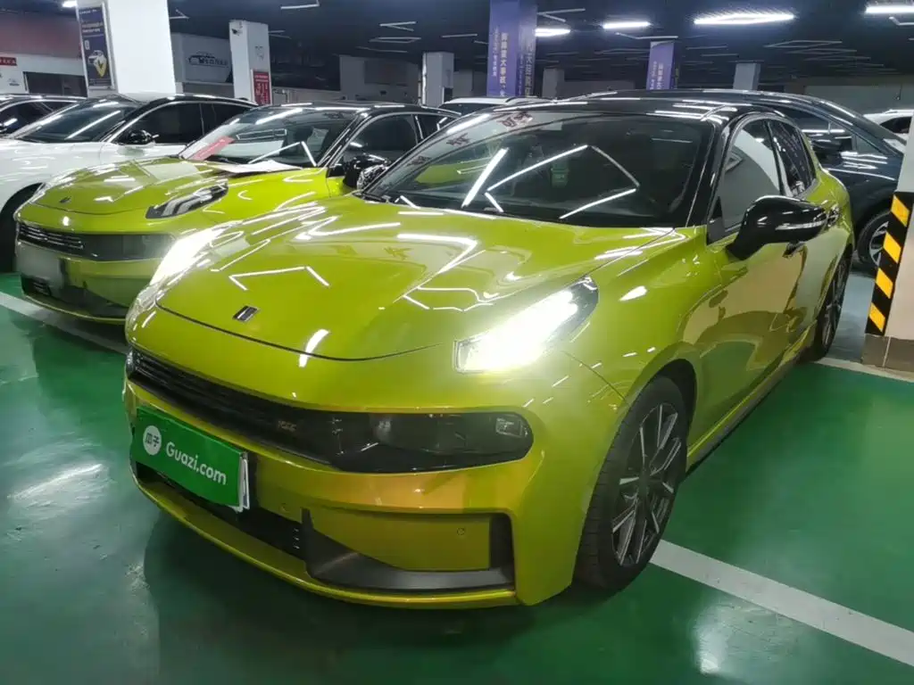 Lynk & Co 03