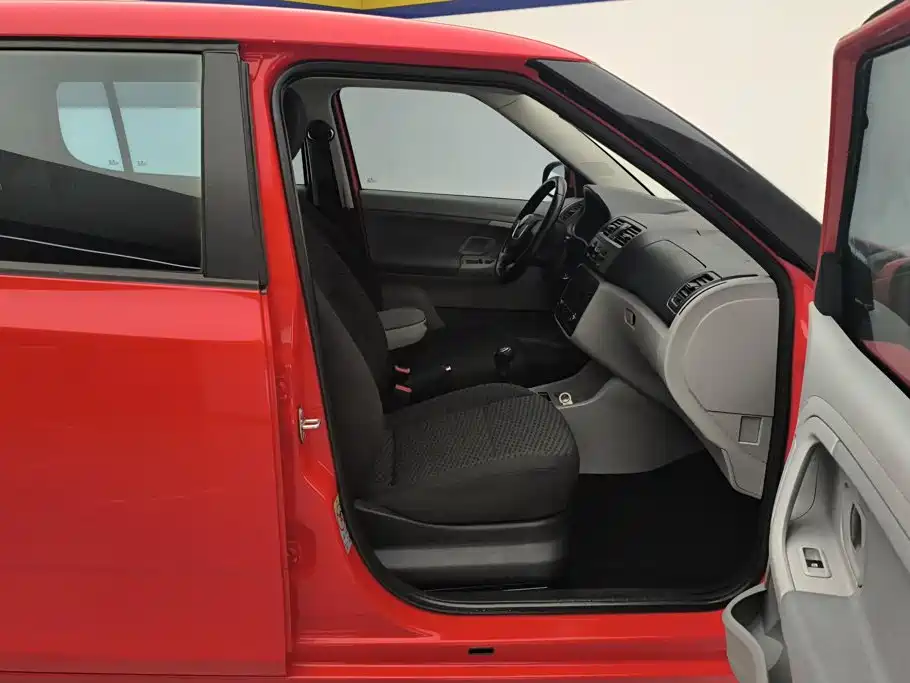 Skoda Fabia — миниатюра 8